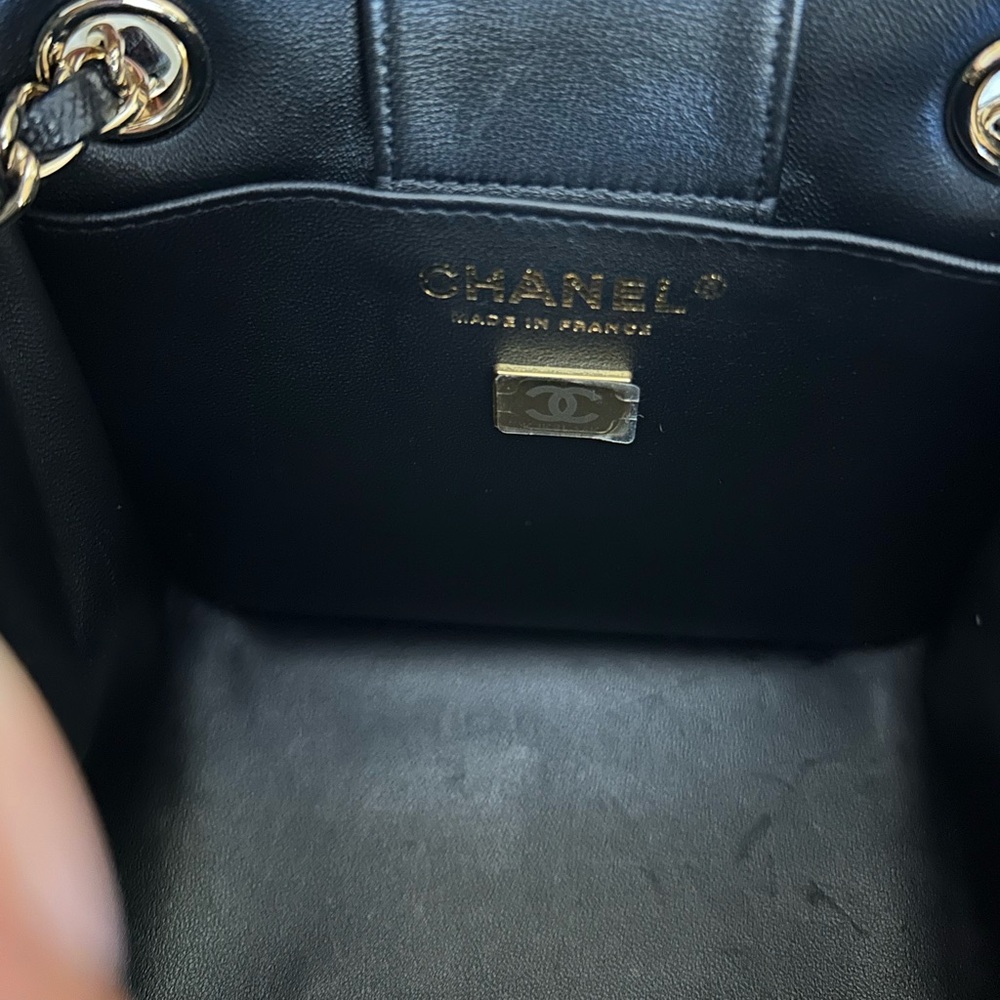 CHANEL Caviar Quilted Mini Bucket Bag Black GHW - Picture 6 of 17